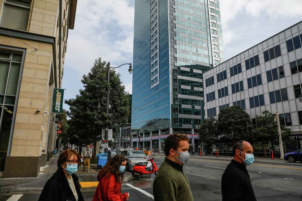 Man accused of flooding SF high-rise while naked wants charges cut