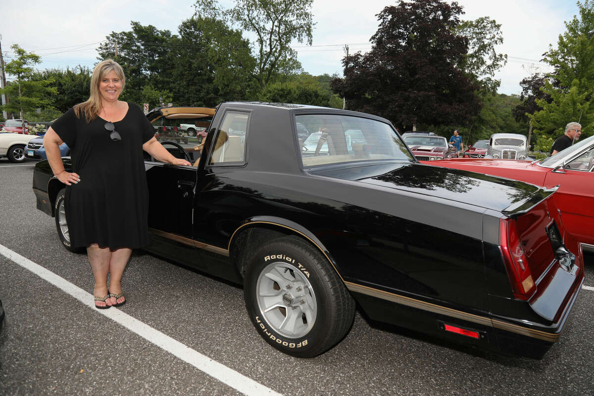 Wilton annual car show celebrates 'nostalgia' of classic cars