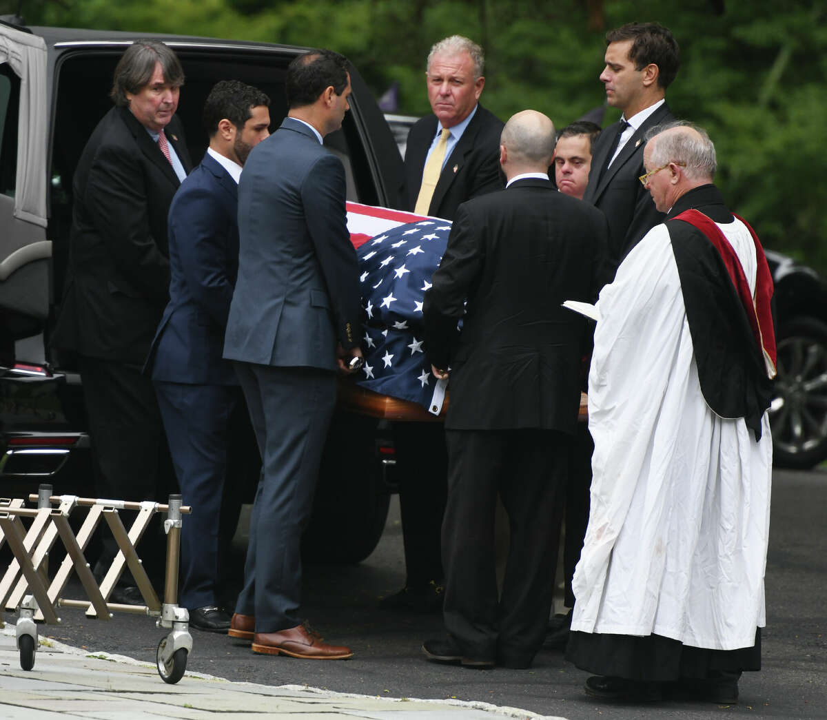 Former CT Governor Lowell P. Weicker remembered at Greenwich funeral