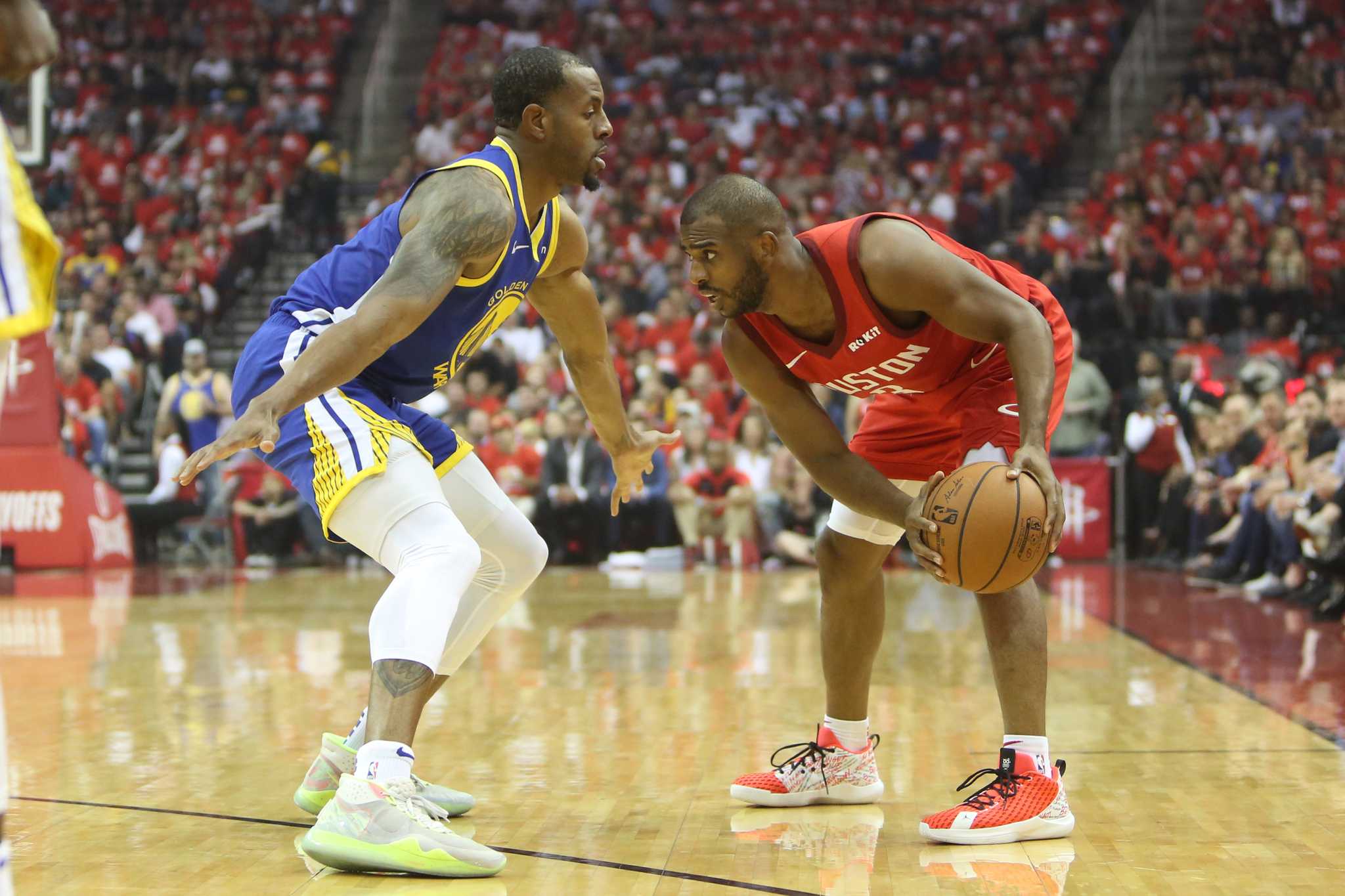 Chris Paul could learn from how Andre Iguodala embraced Warriors bench