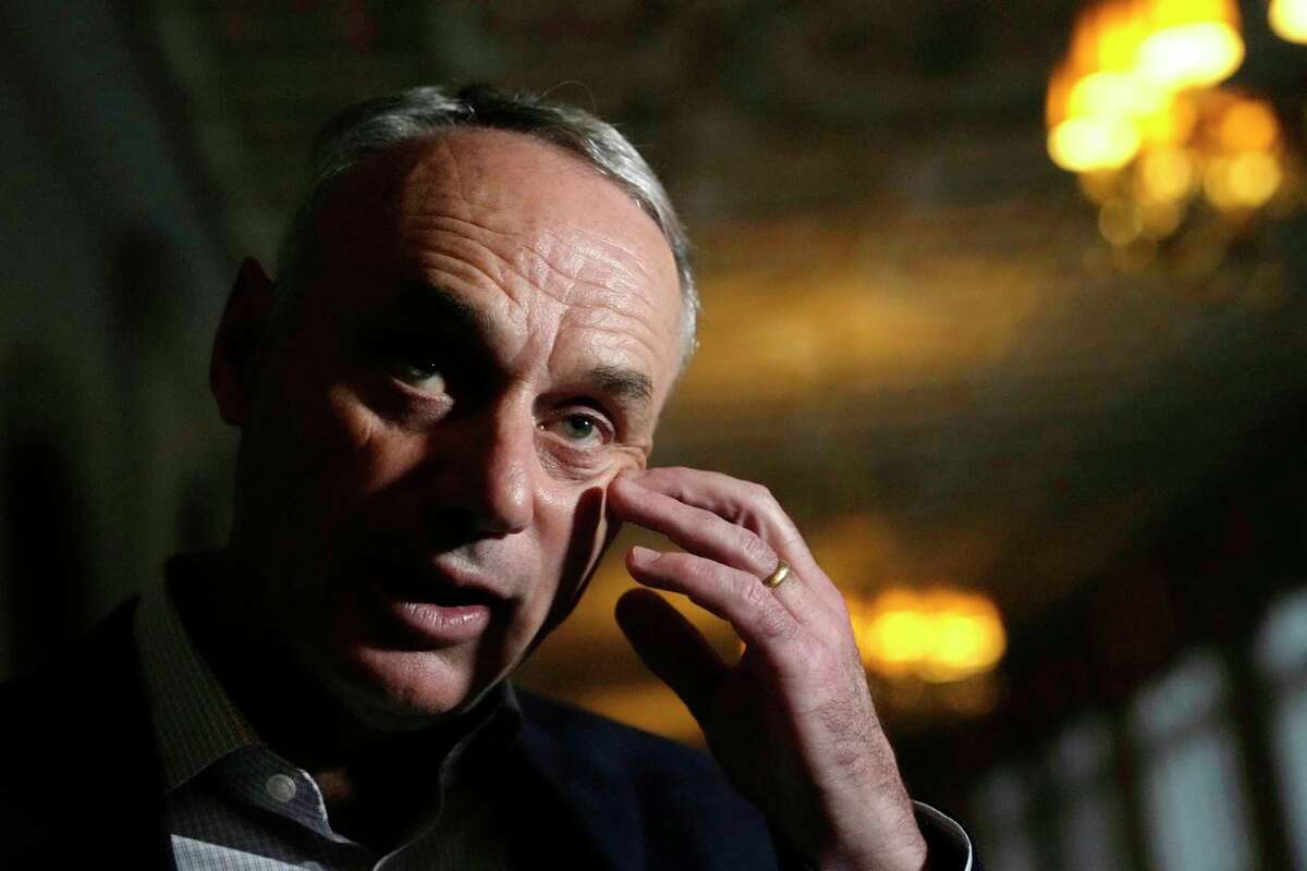 MLB commissioner Rob Manfred apologizes for referring to World