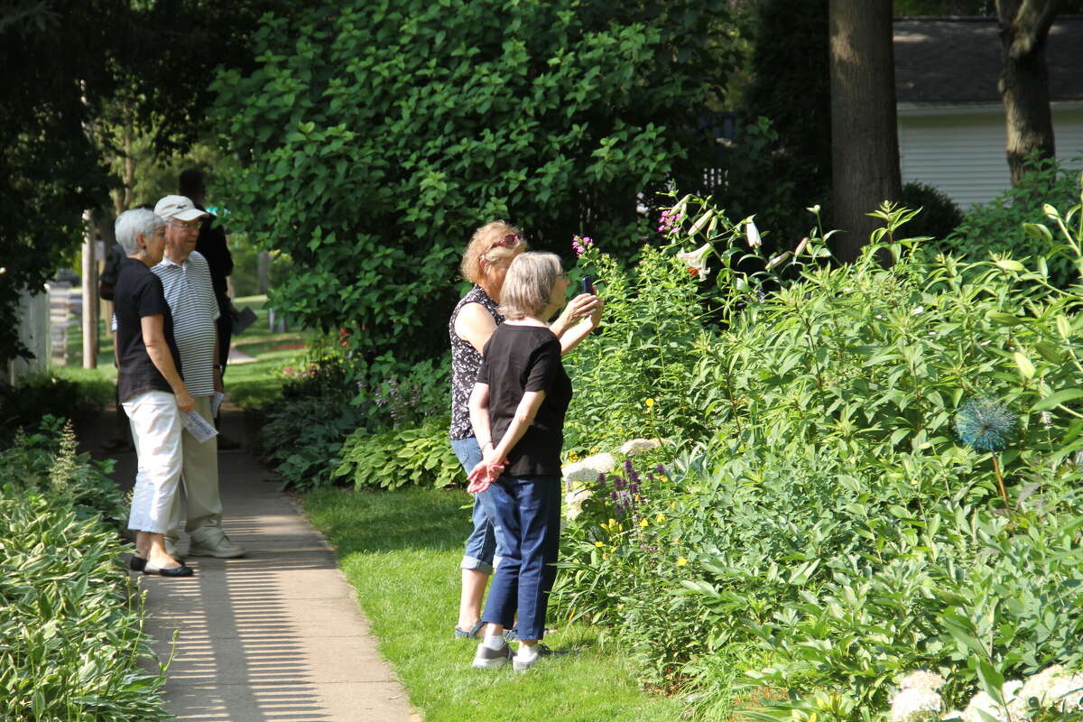 GardenWalk attracts enthusiasts and viewers at 20th annual event