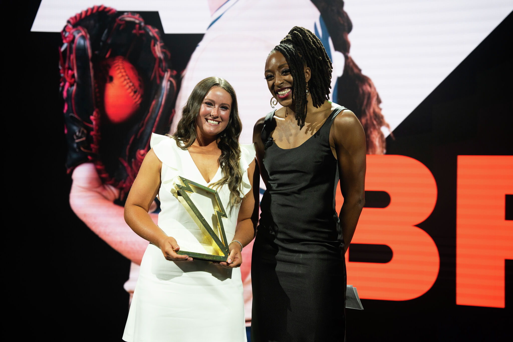 Ava Brown wins 2022-23 Gatorade National Softball Player of the Year