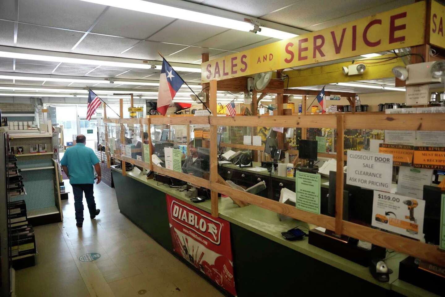 Houston's Montalbano Lumber to keep beloved Houston Avenue store open