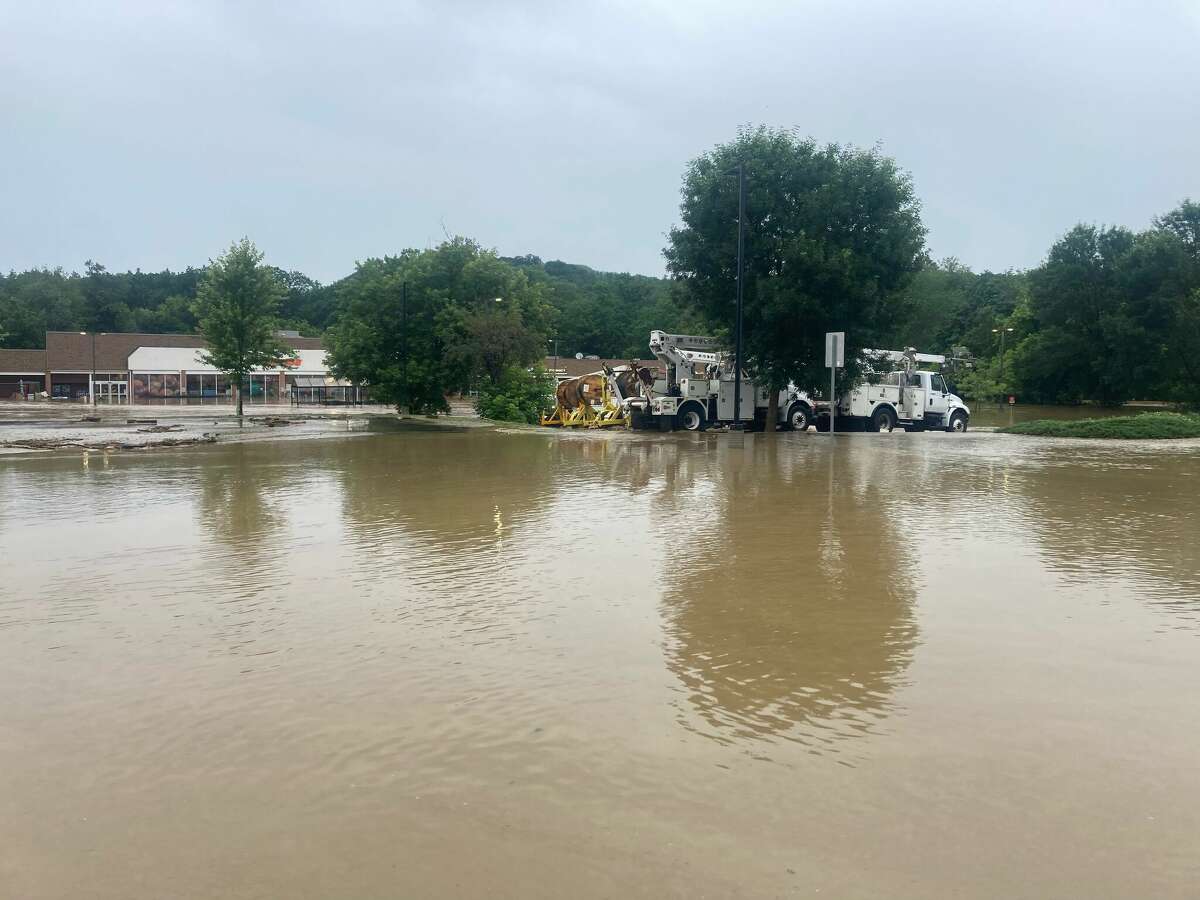 CT natives with Vermont ties dealing with severe flooding