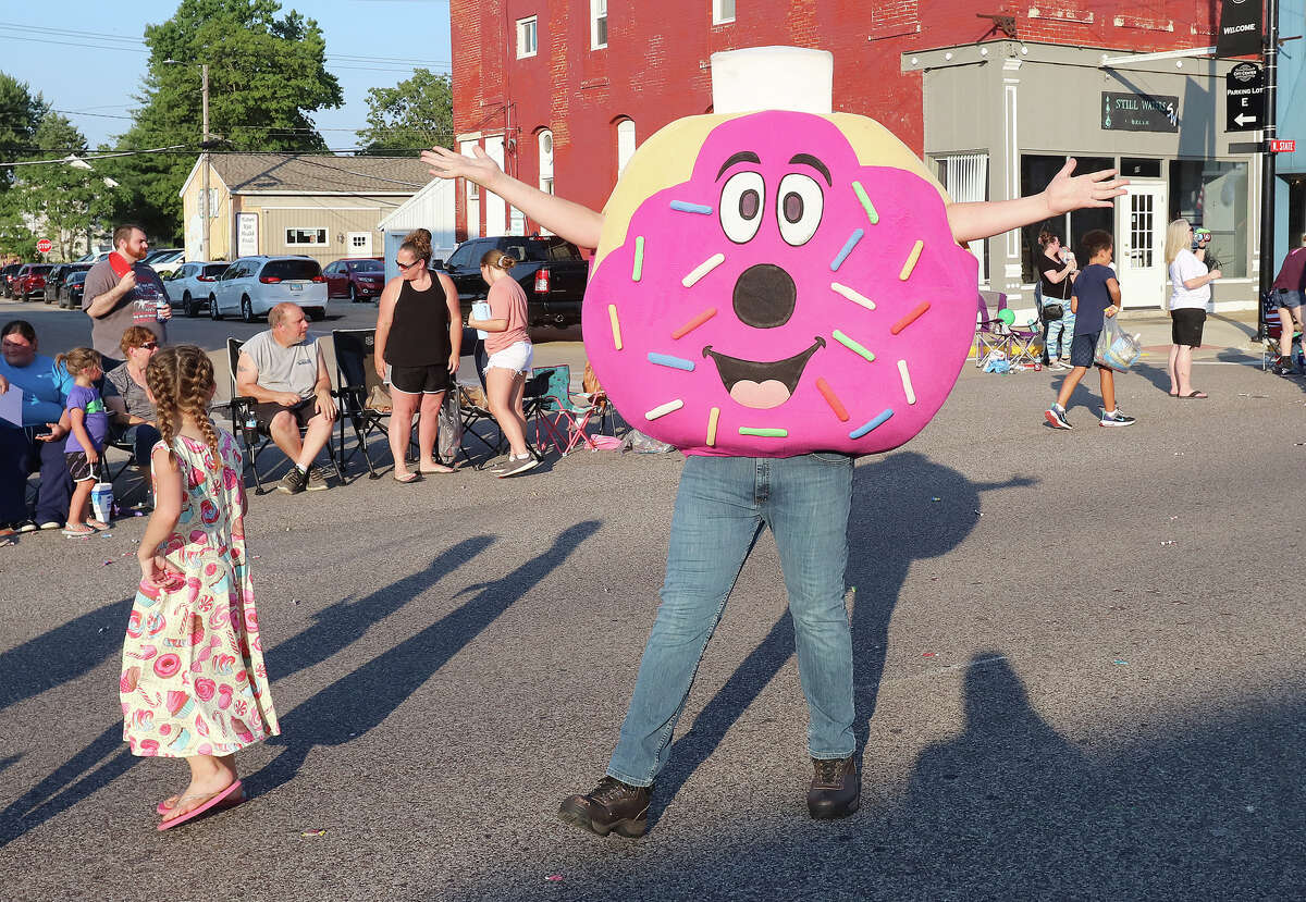 Thousands watch Jersey County Fair parade in Jerseyville