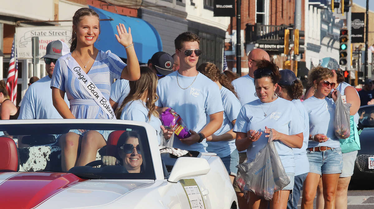 Thousands watch Jersey County Fair parade in Jerseyville