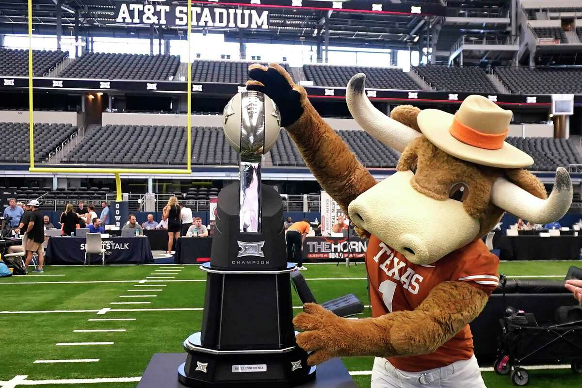 National Championship Trophy will be at Cincinnati-UCF game