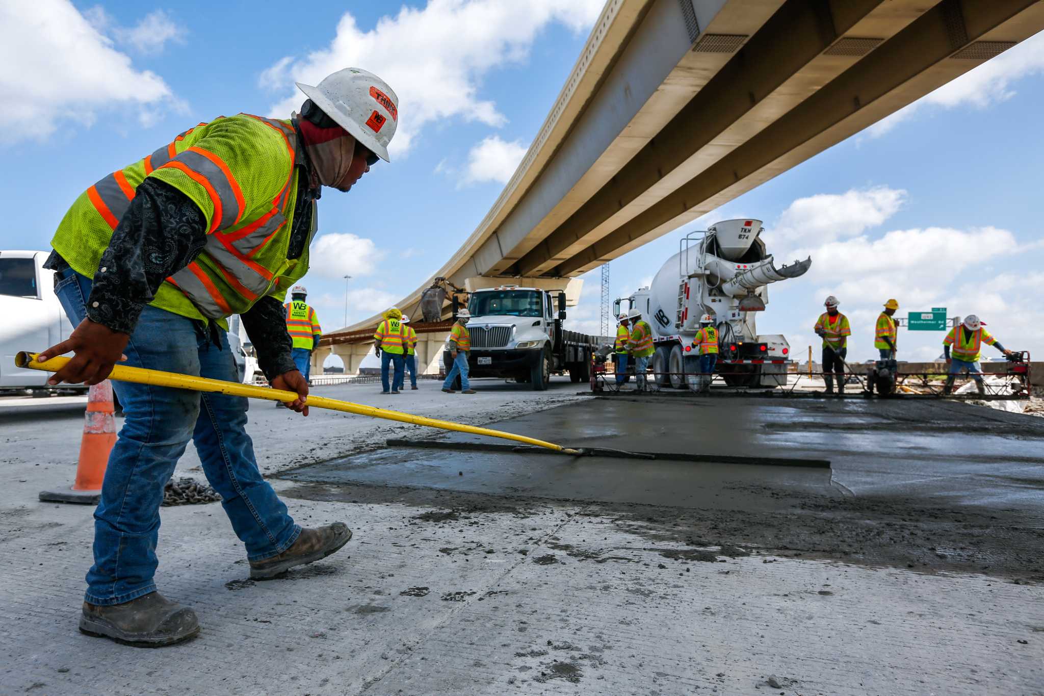 Southbound Loop 610 closing this weekend, new lanes open Monday