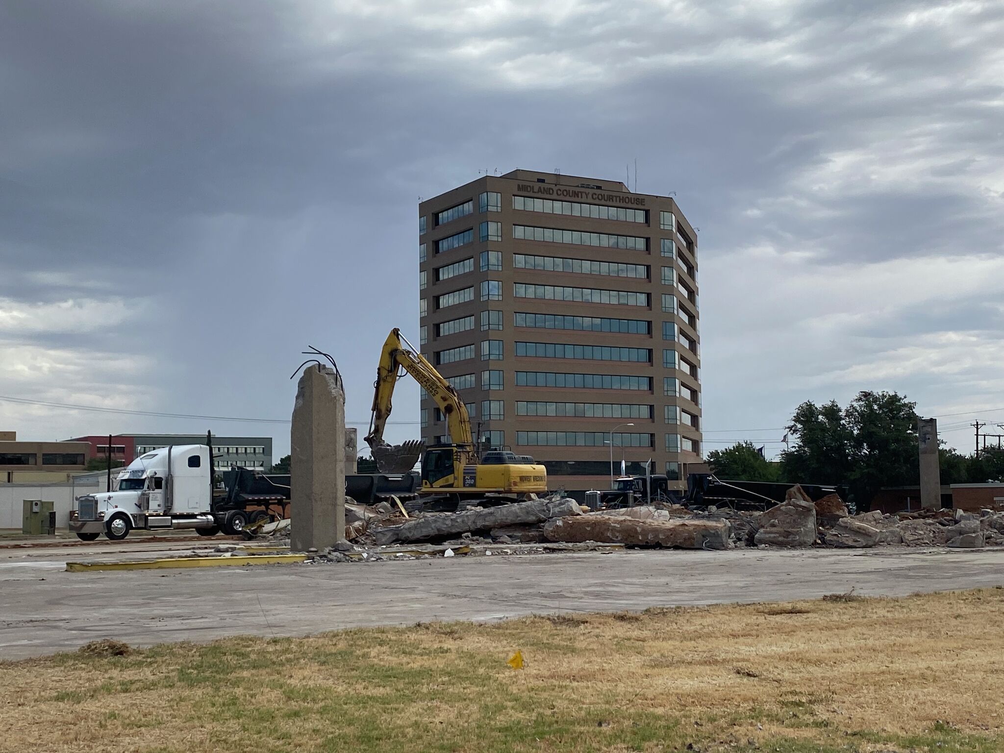 Bank Of America Drive Through Teller - vbxuzis