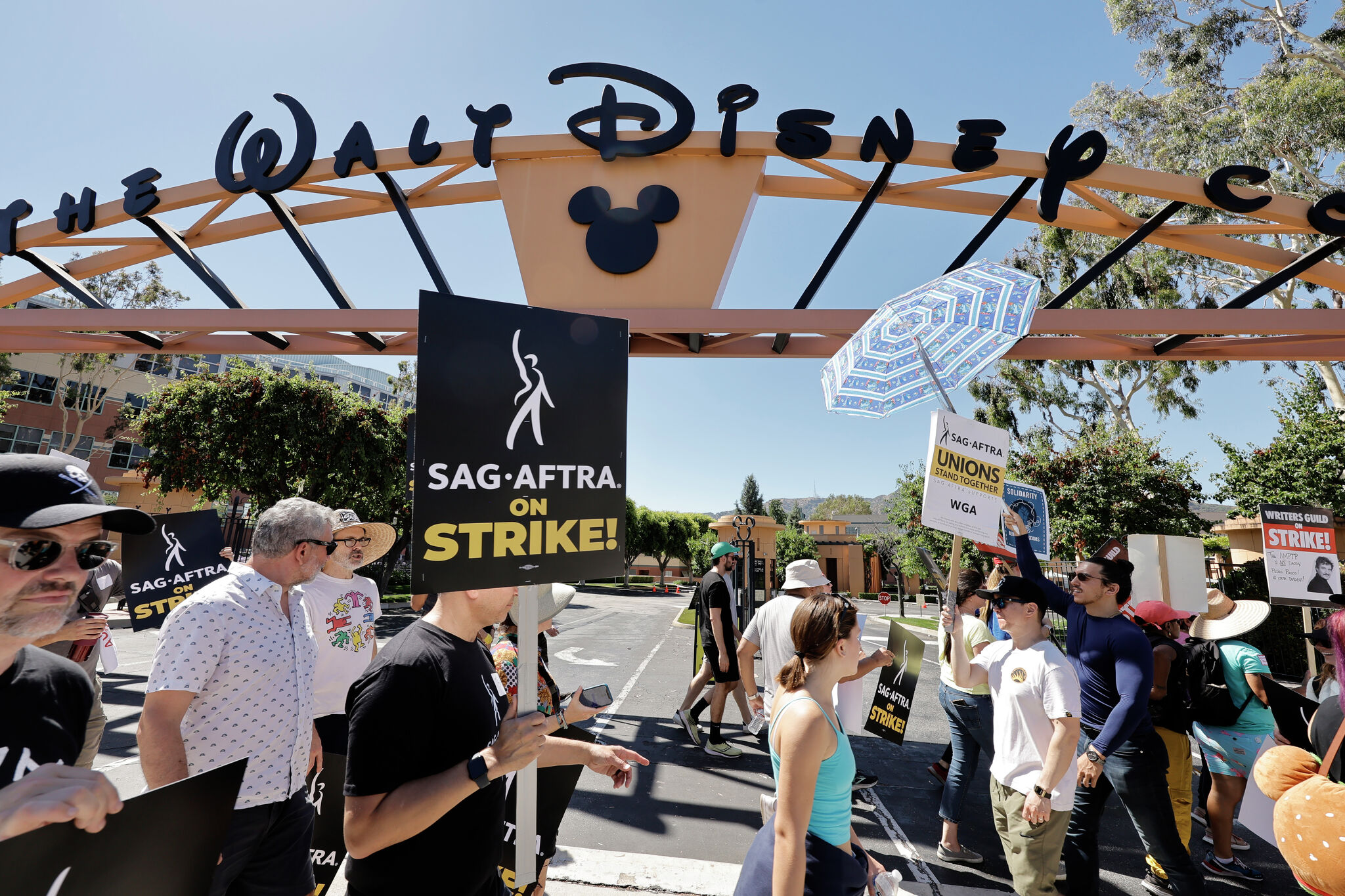 Texas actors join SAGAFTRA in Hollywood strike