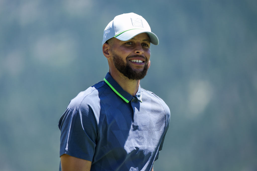 Steph Curry enjoys a nearperfect start to Tahoe golf tournament