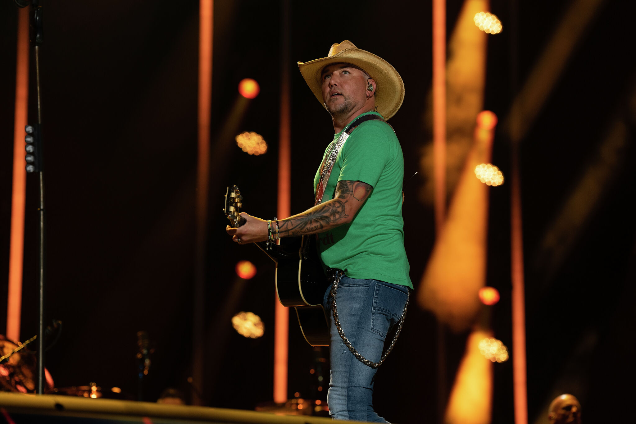 Jason Aldean ends Hartford show early after suffering heat stroke