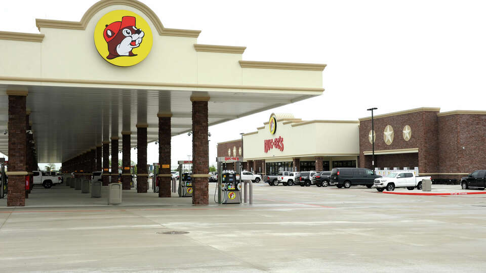 A Texas Buc-ee's appeared to have a misspelled billboard.