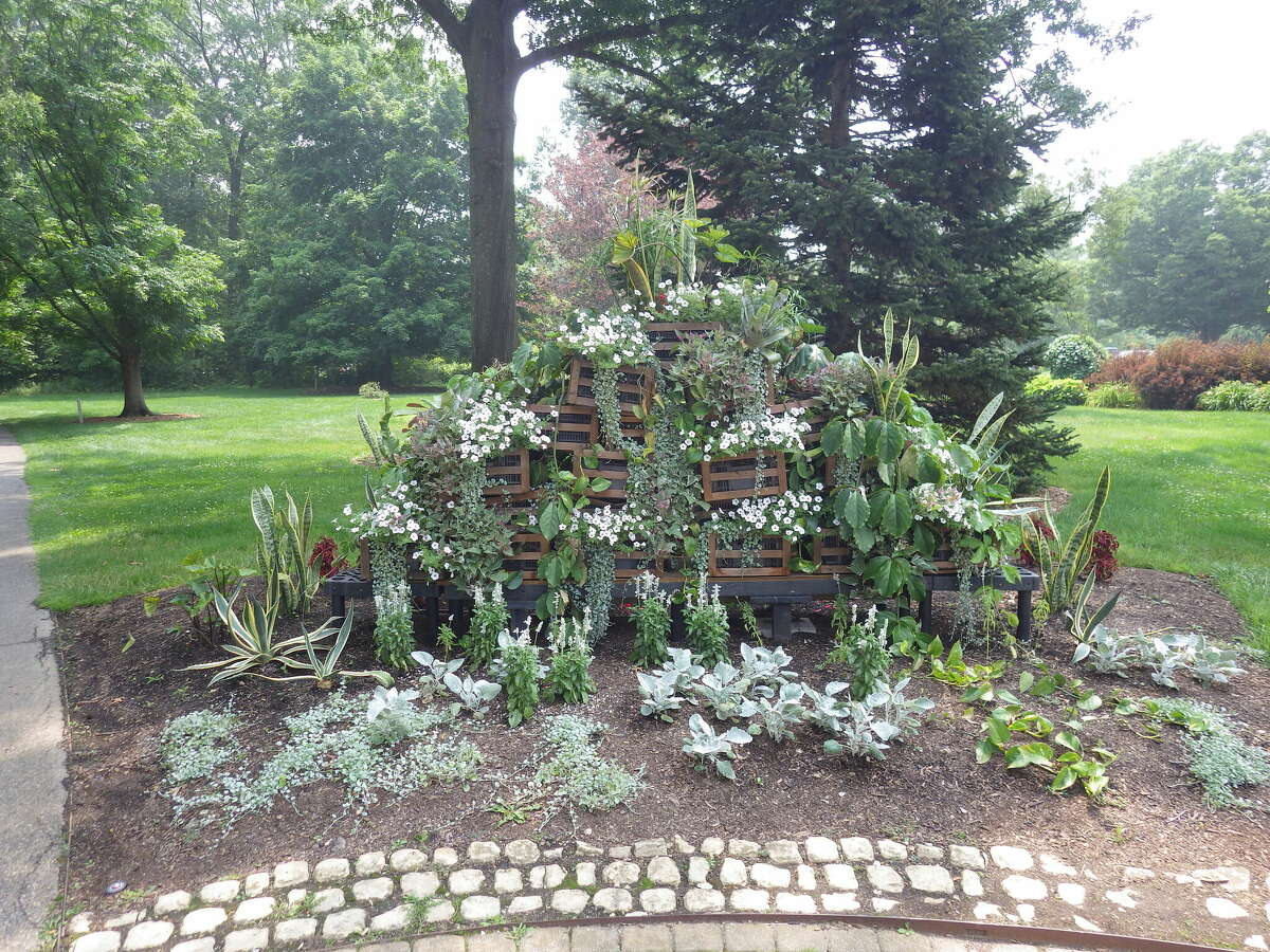 Tom Lounsbury enjoys pancake balls, flower gardens in Columbus, Ohio