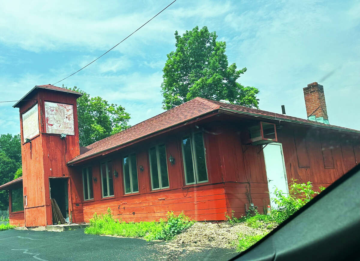 Middletown CT couple buy old biker bar for fifth Italian restaurant