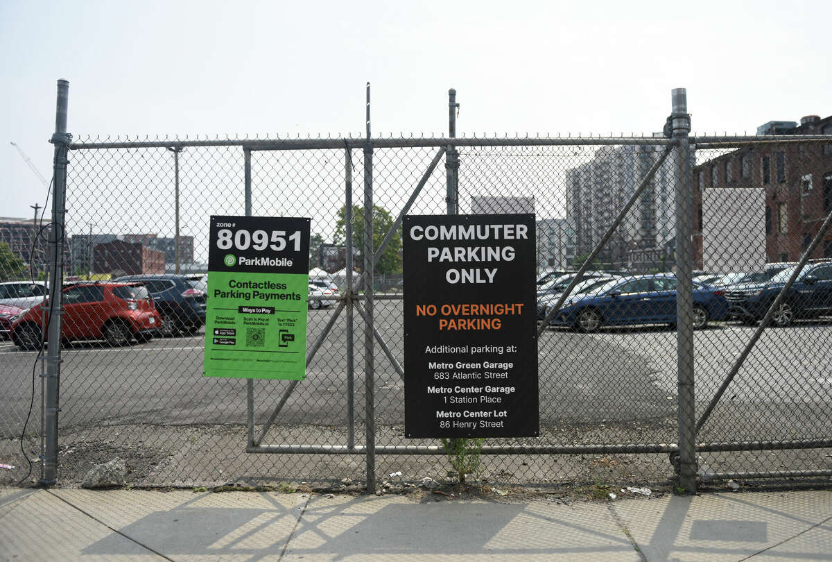 Why parking at Stamford train station lot is no longer free