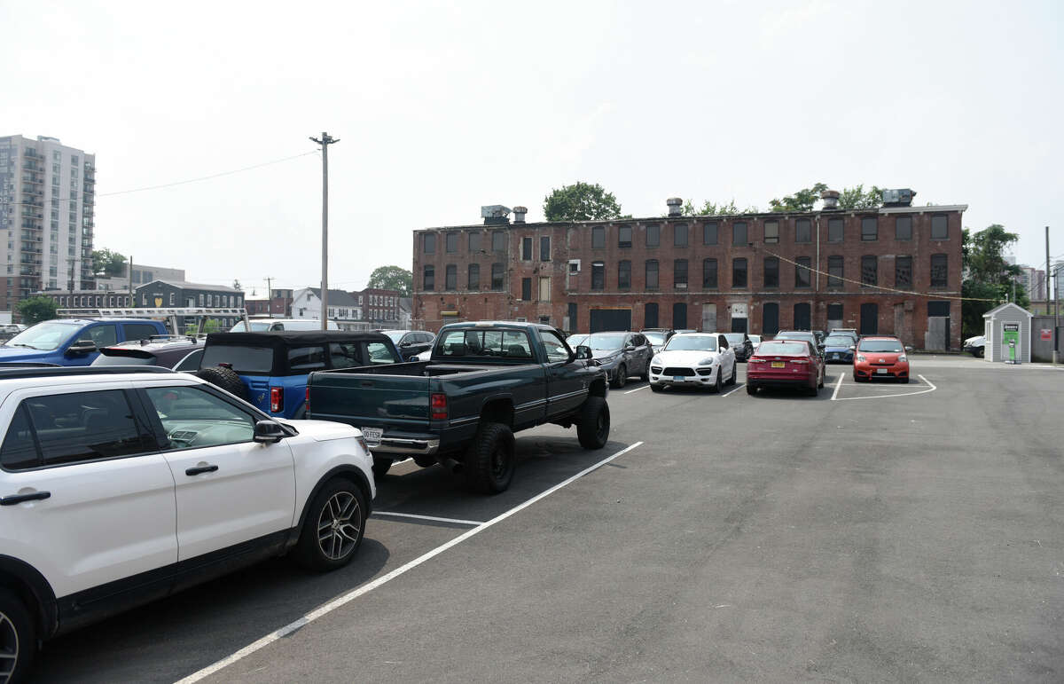 Why parking at Stamford train station lot is no longer free