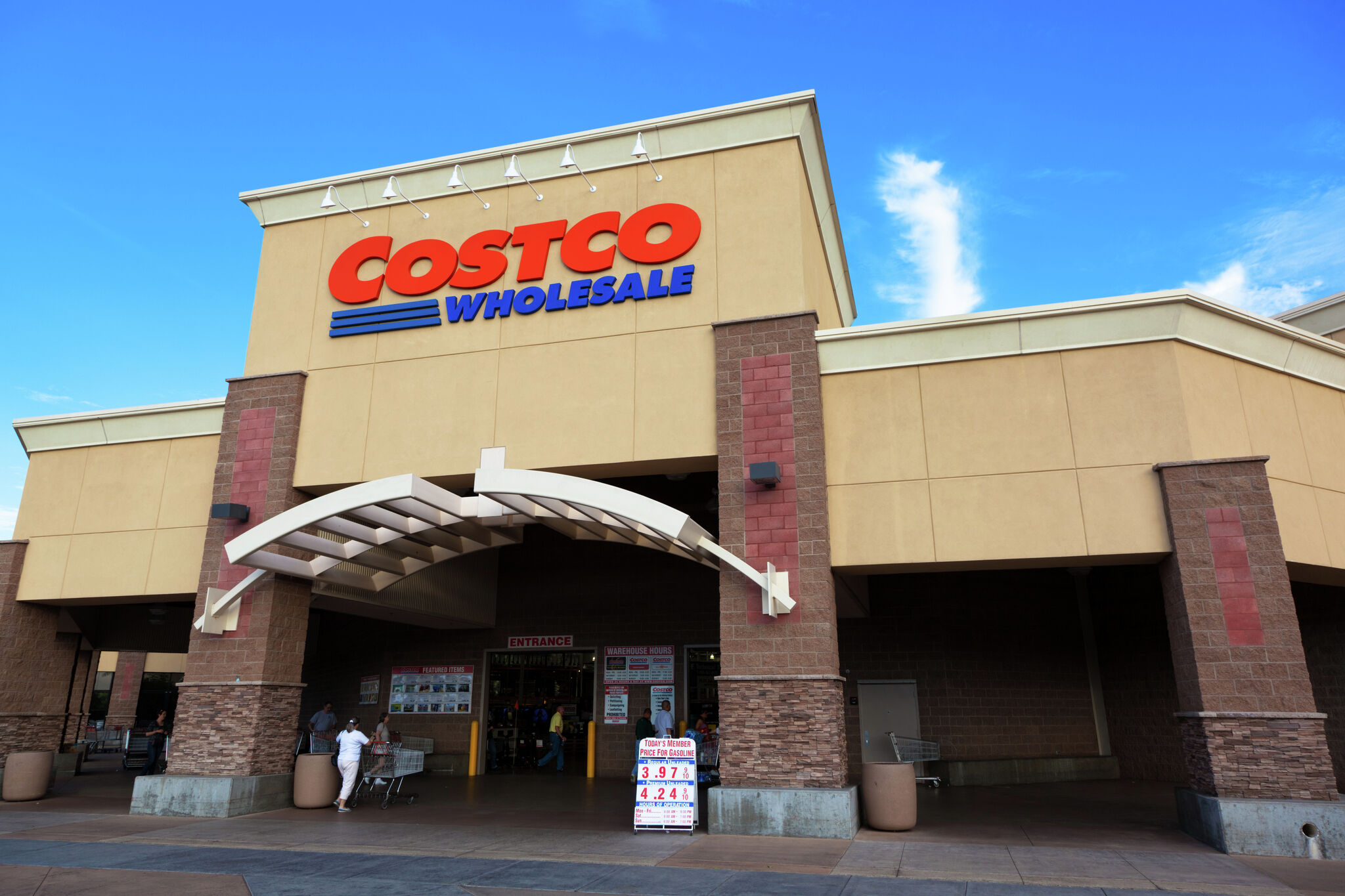A one-year Costco membership comes with a free $30 gift card right now