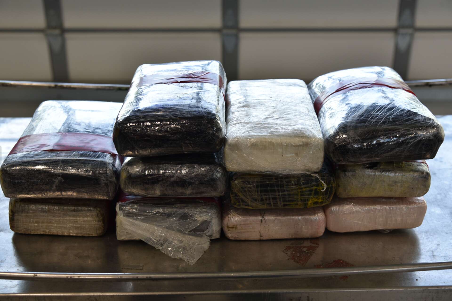 Smuggling attempt of more than 28 pound of cocaine halted in Laredo
