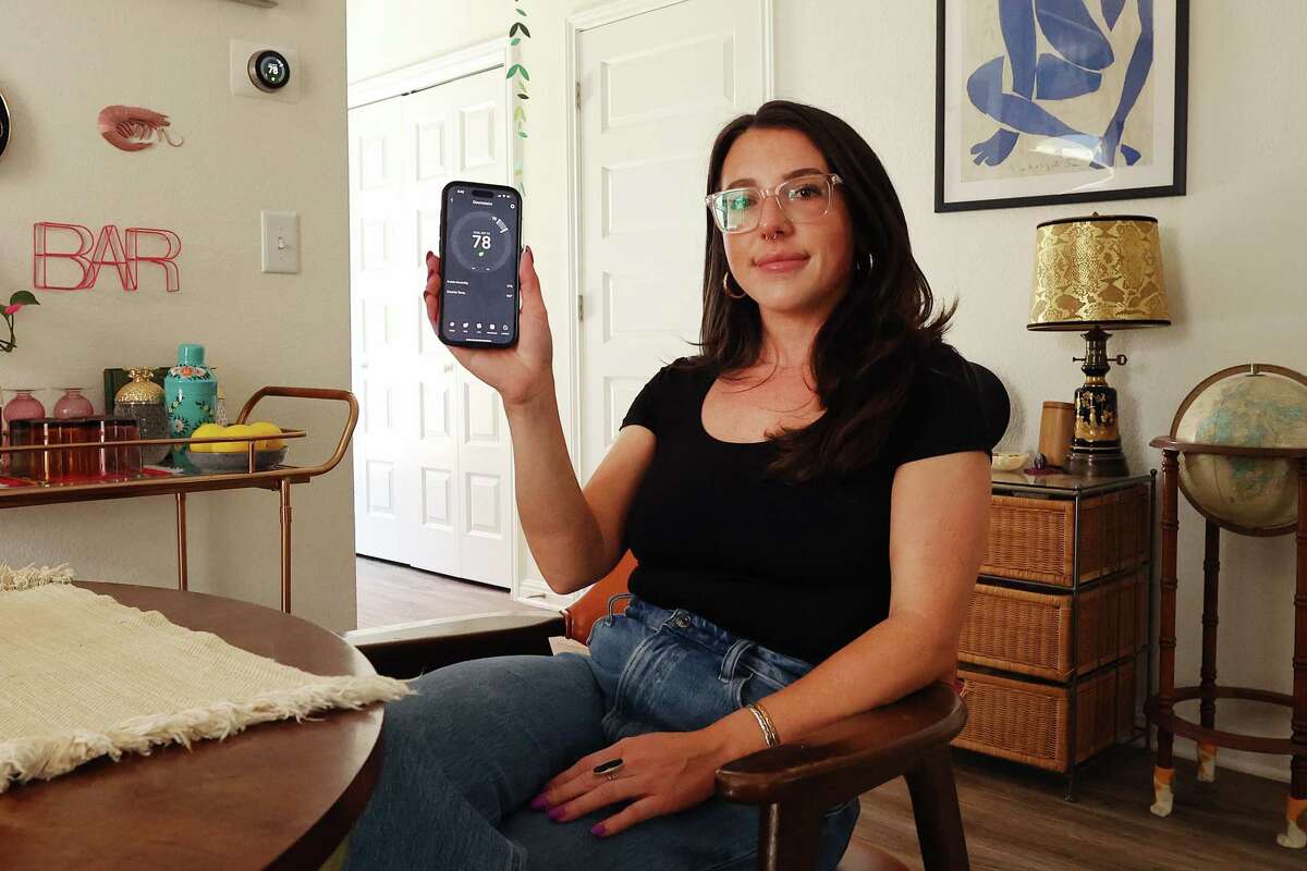 How much power does CPS Energy save by taking over your thermostat?