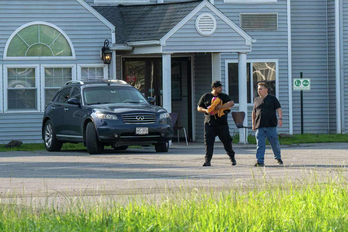 Migrants arrive at Rotterdam motel as officials decry NYC silence