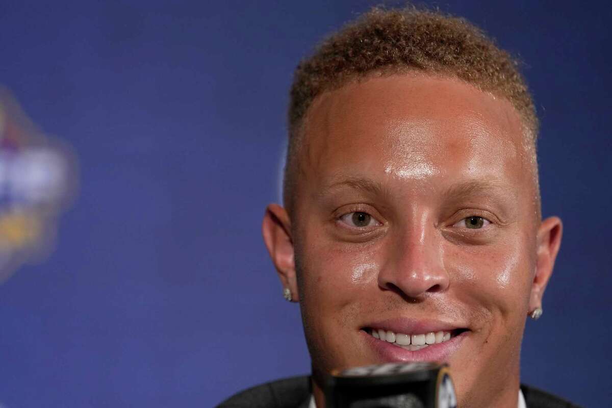 SEC football A tale of two quarterbacks at Tennessee, South Carolina