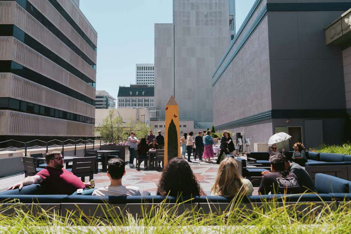 Downtown San Francisco is more than the crime and filth often focused on in reports. For instance, the recently reopened public rooftop terrace at 343 Sansome in the Financial District.