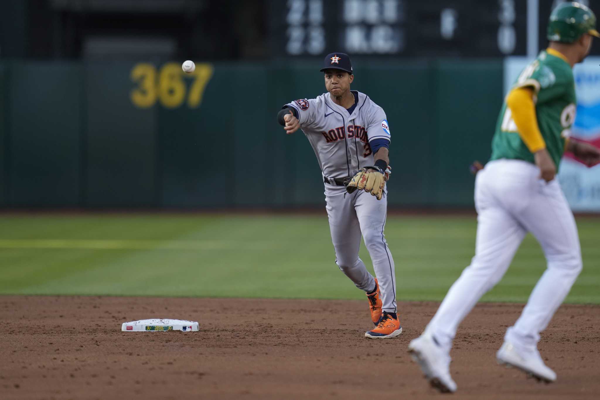 J.P. France wins pitchers' duel as Astros edge A's