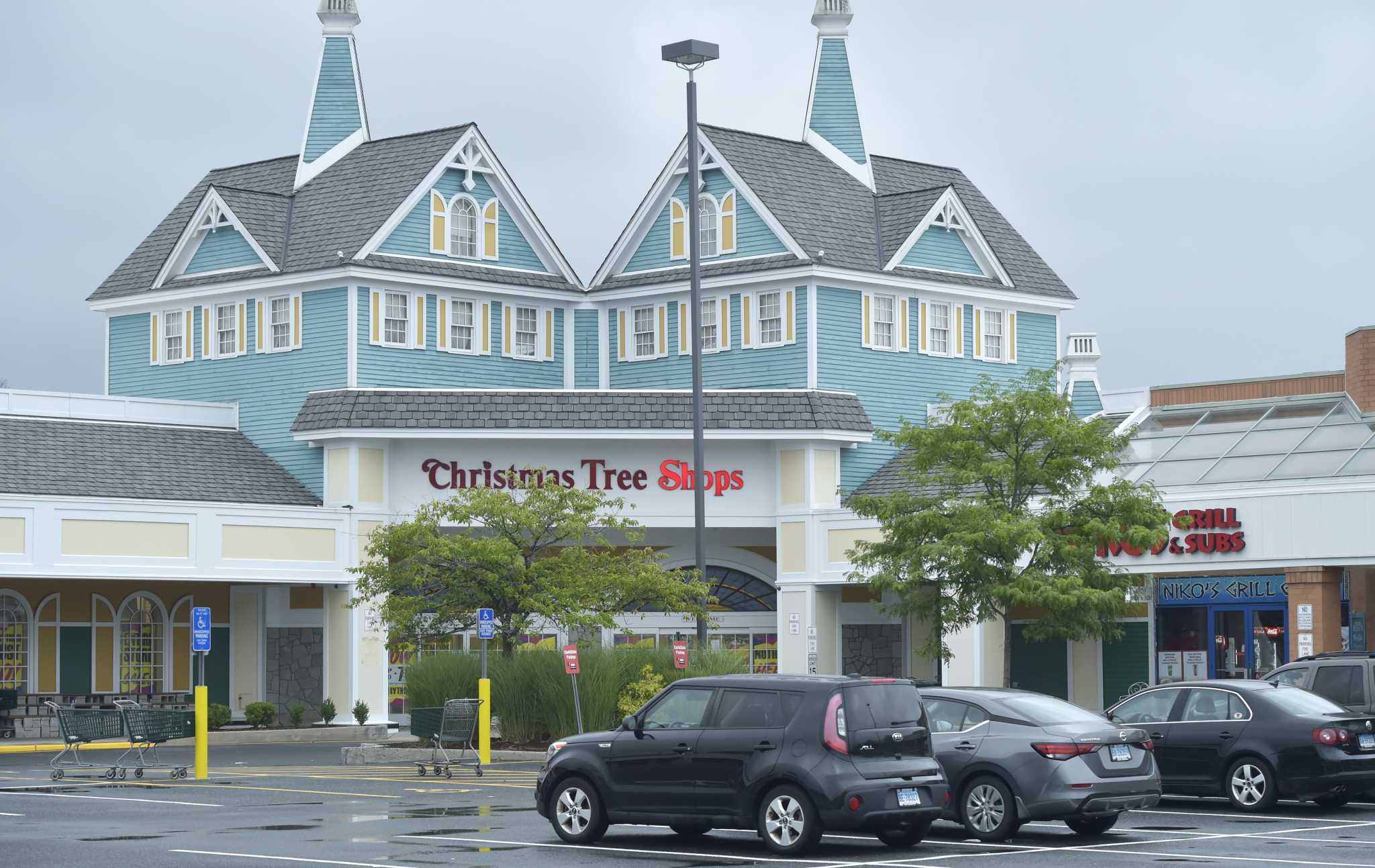 Hobby Lobby plans to expand with new store in Danbury Square plaza