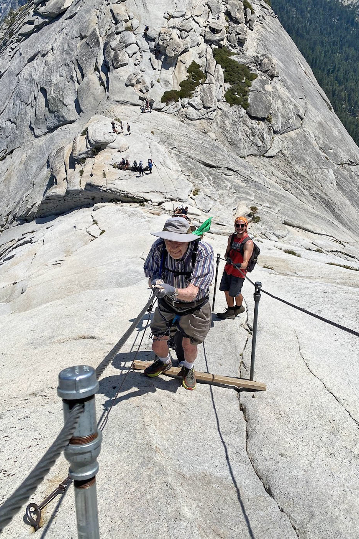 93-year-old summits Yosemite's Half Dome: 'It felt pretty good' - ABC News