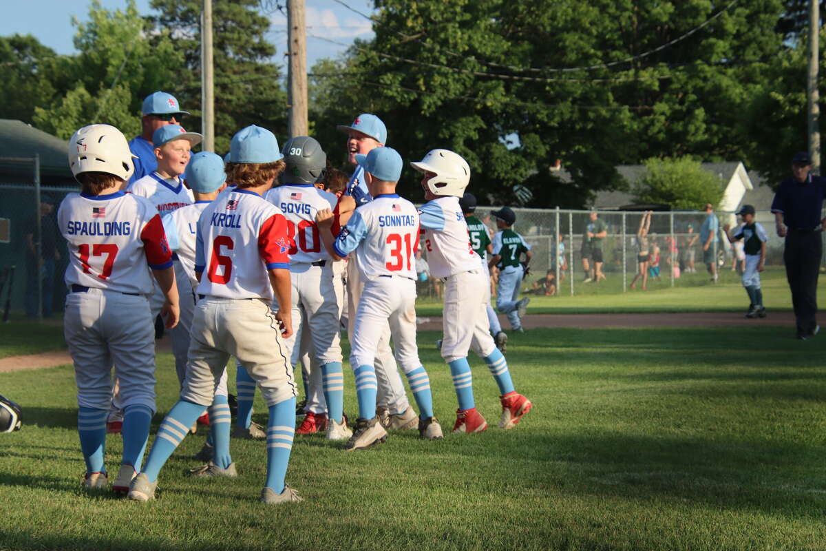 Northeast wins walkoff district title
