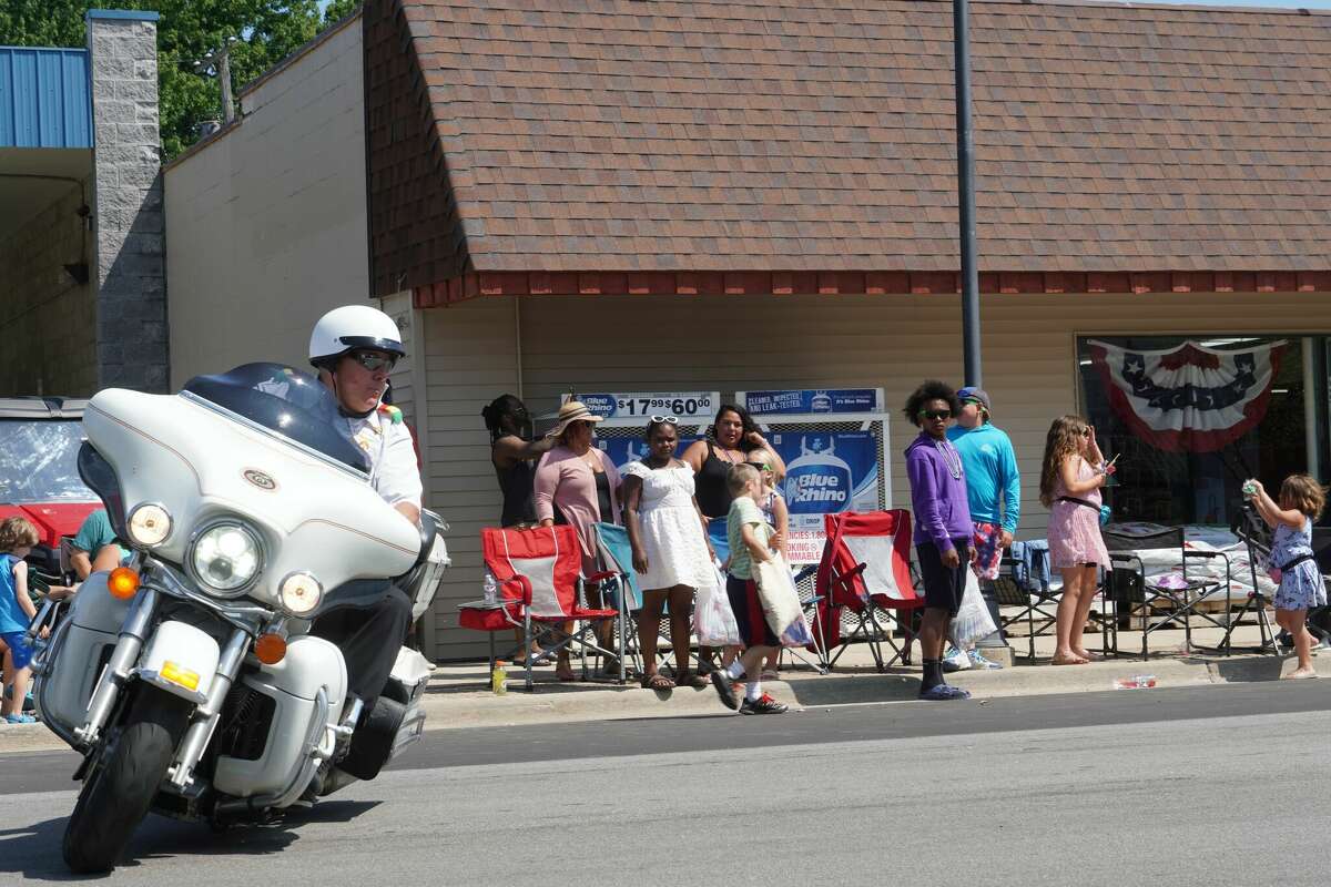 Pigeon Farmer's Summerfest brings hundreds to town