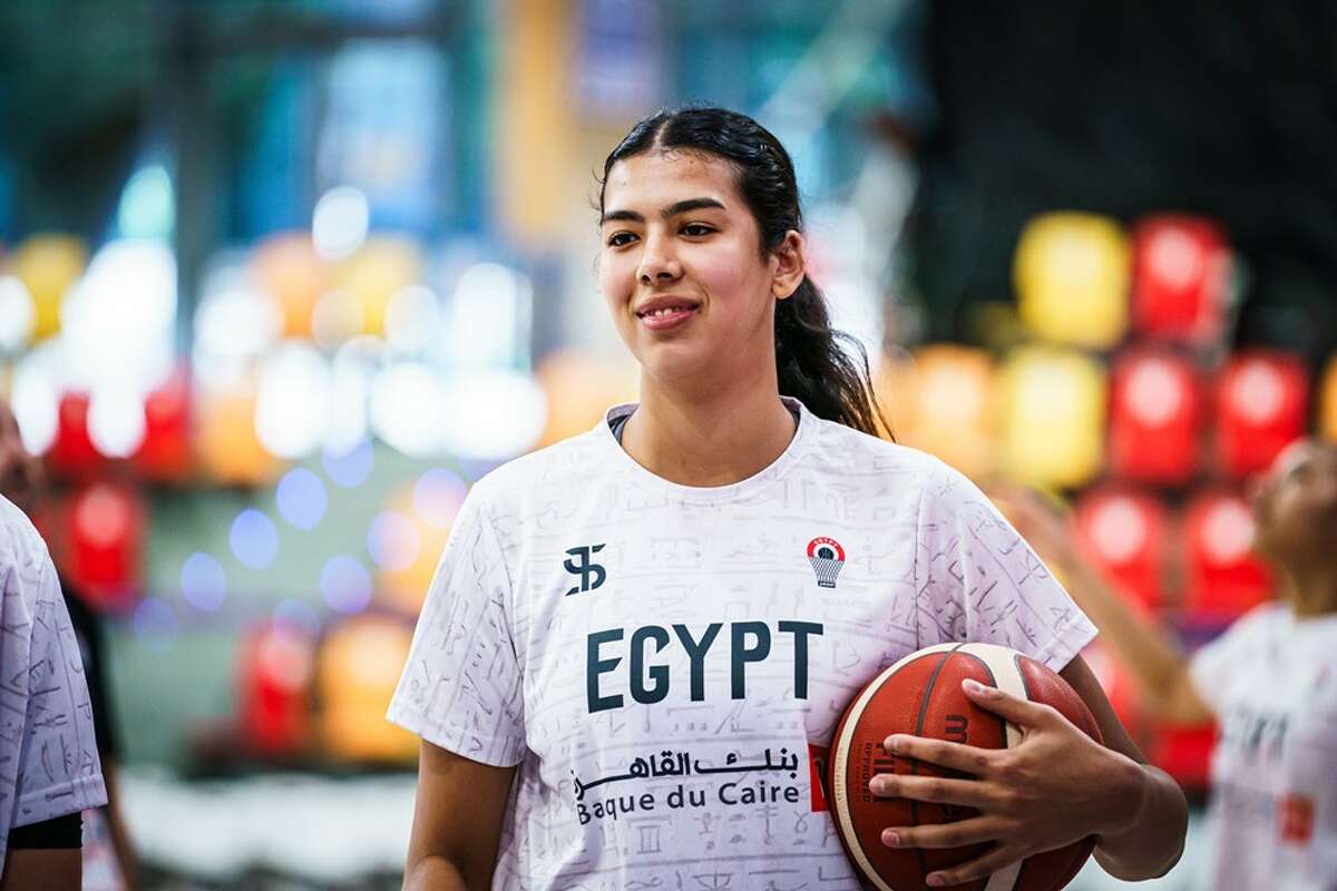 UConn - NCAA Women's Basketball : Jana El Alfy Retro Connecticut