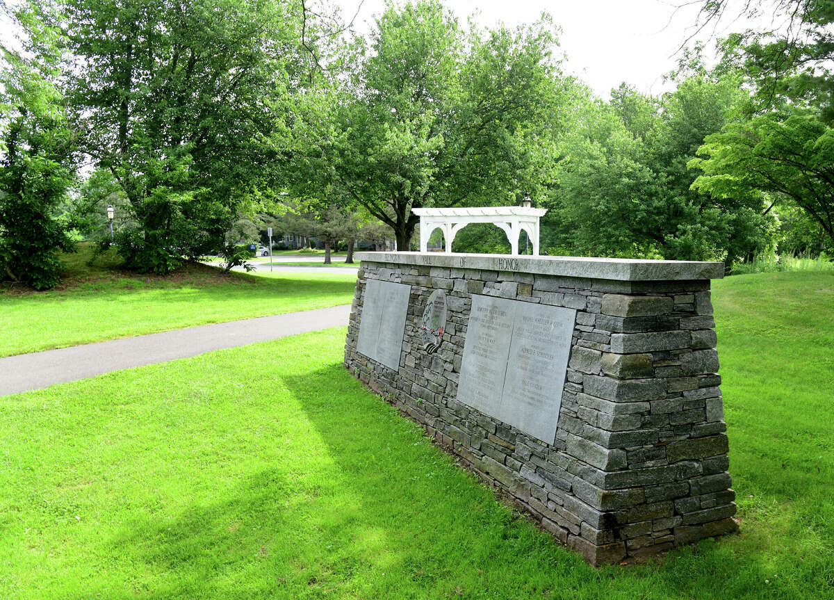 Ellington to remember Lenzy Wallace's legacy on Wall of Honor