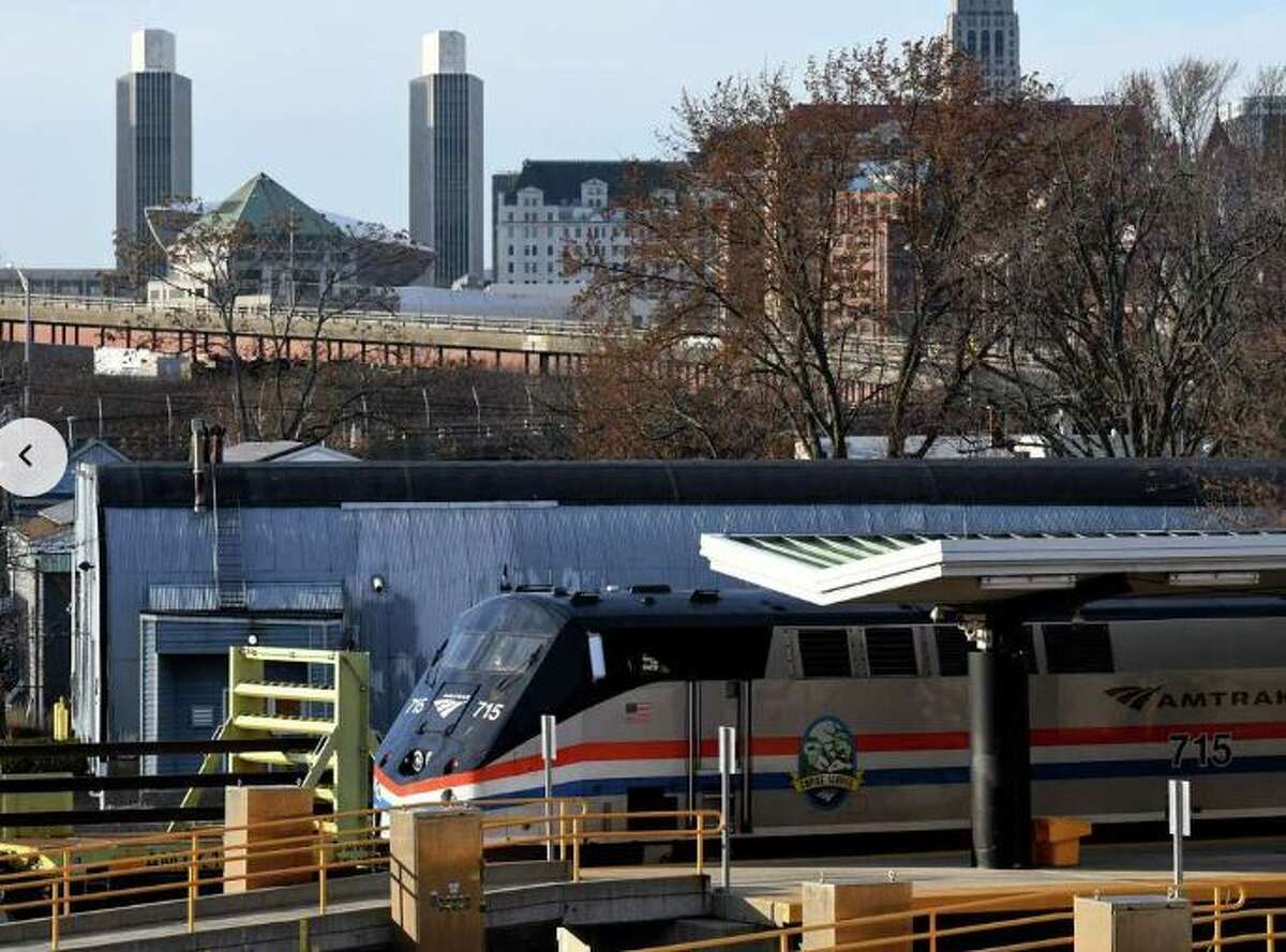 Amtrak restores service from New York to Saratoga Springs