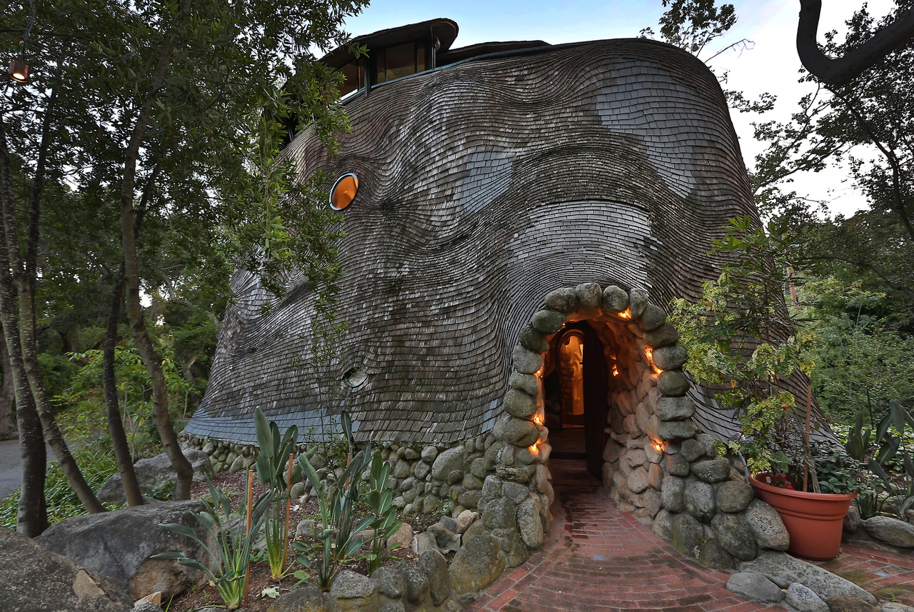 California’s famous ‘Whale House’ hits the market in Santa Barbara