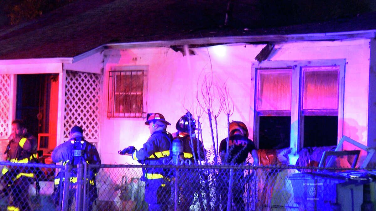 Woman dies in San Antonio house fire; no smoke detectors found in home
