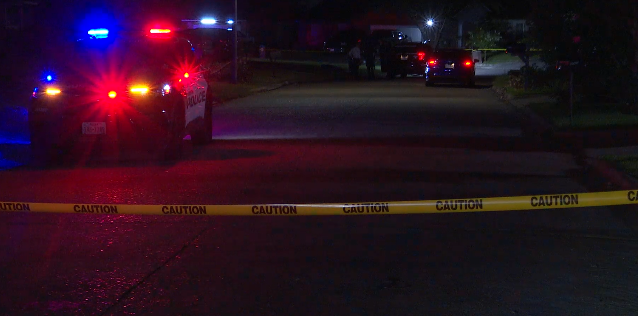 Pedestrian dead after drive-by shooting, Houston police investigating