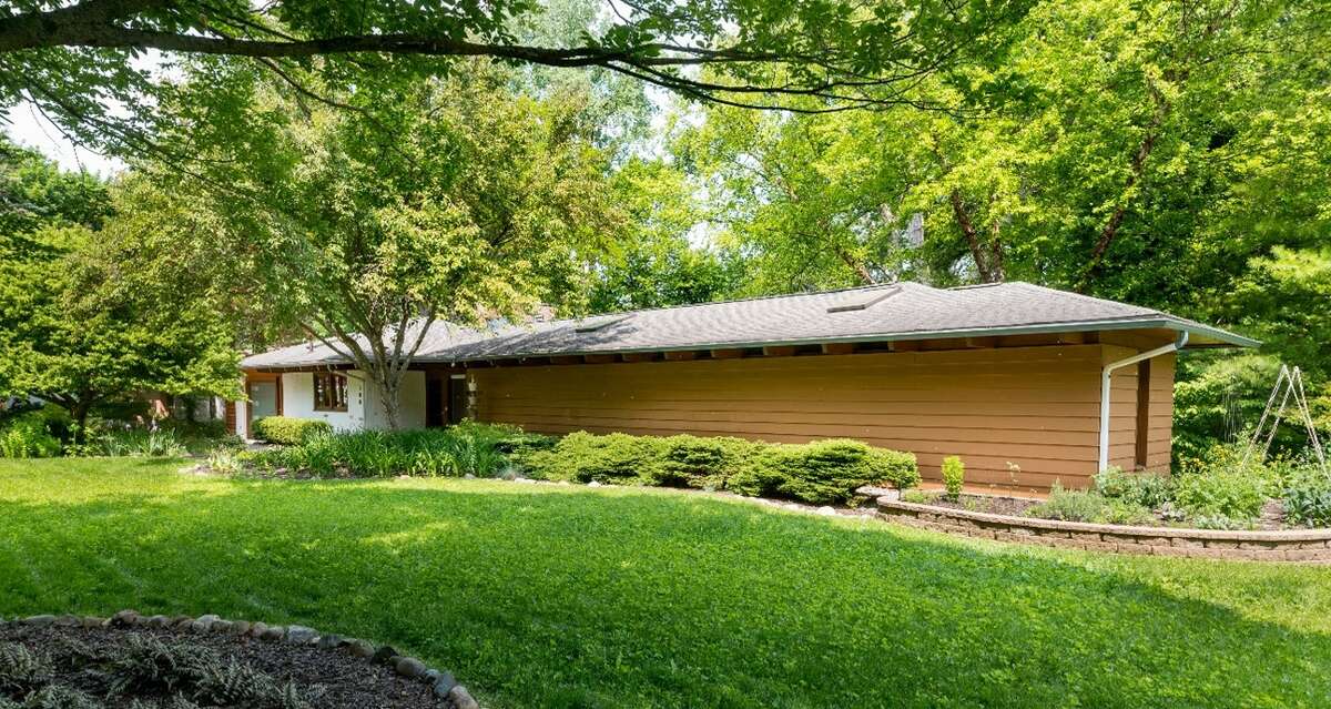 Mid Century Modern Midland features homes by Francis E. “Red” Warner