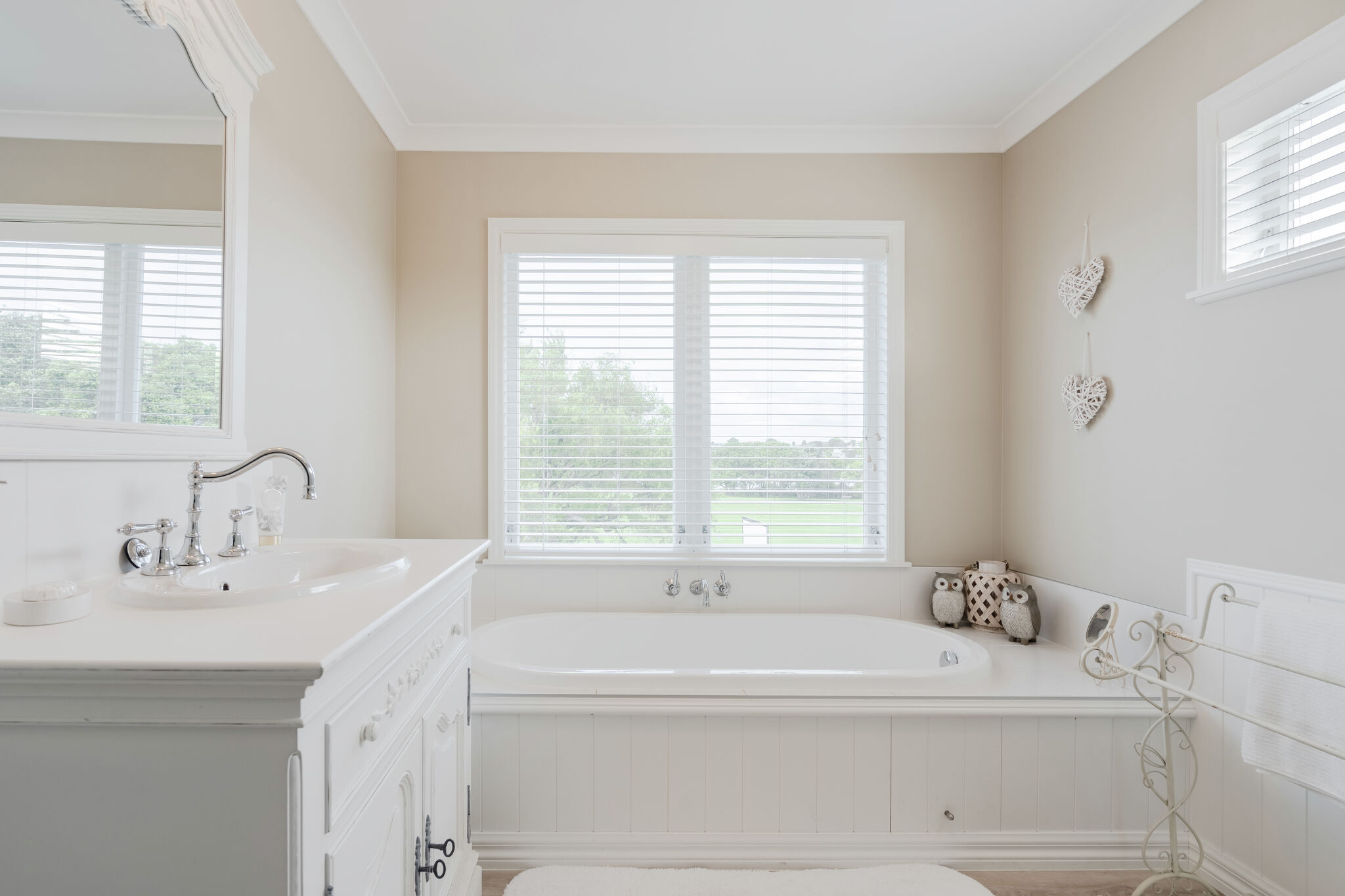 How to Seal a Large Gap Between the Bathtub and the Wall