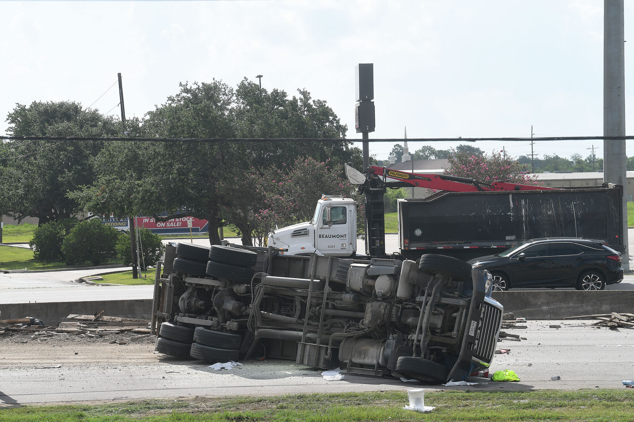 Beaumont Interstate 10 South traffic stopped by wreck