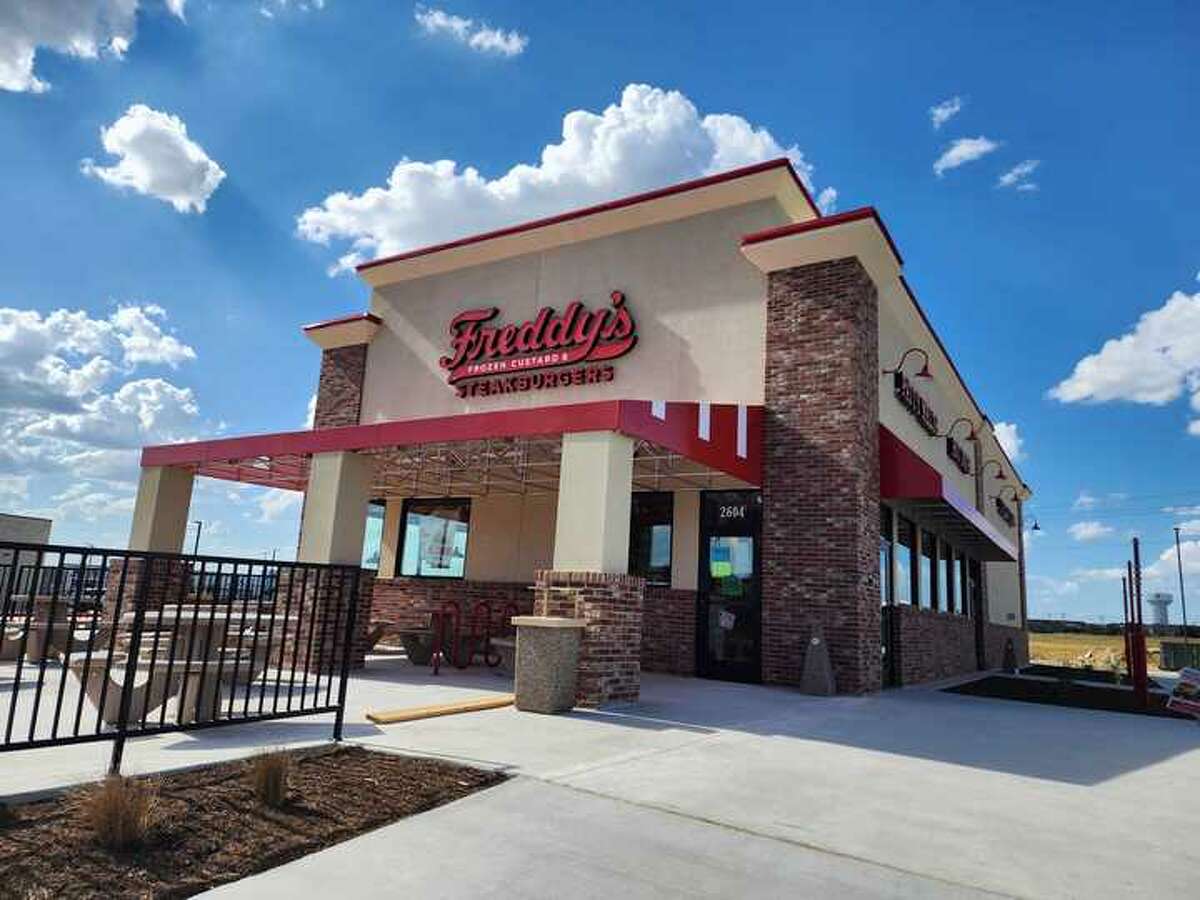 Freddy's Frozen Custard opens St. Louis-area location