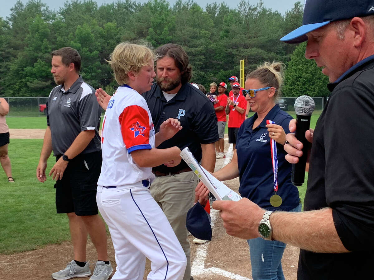 Northeast wins title in dramatic walkoff