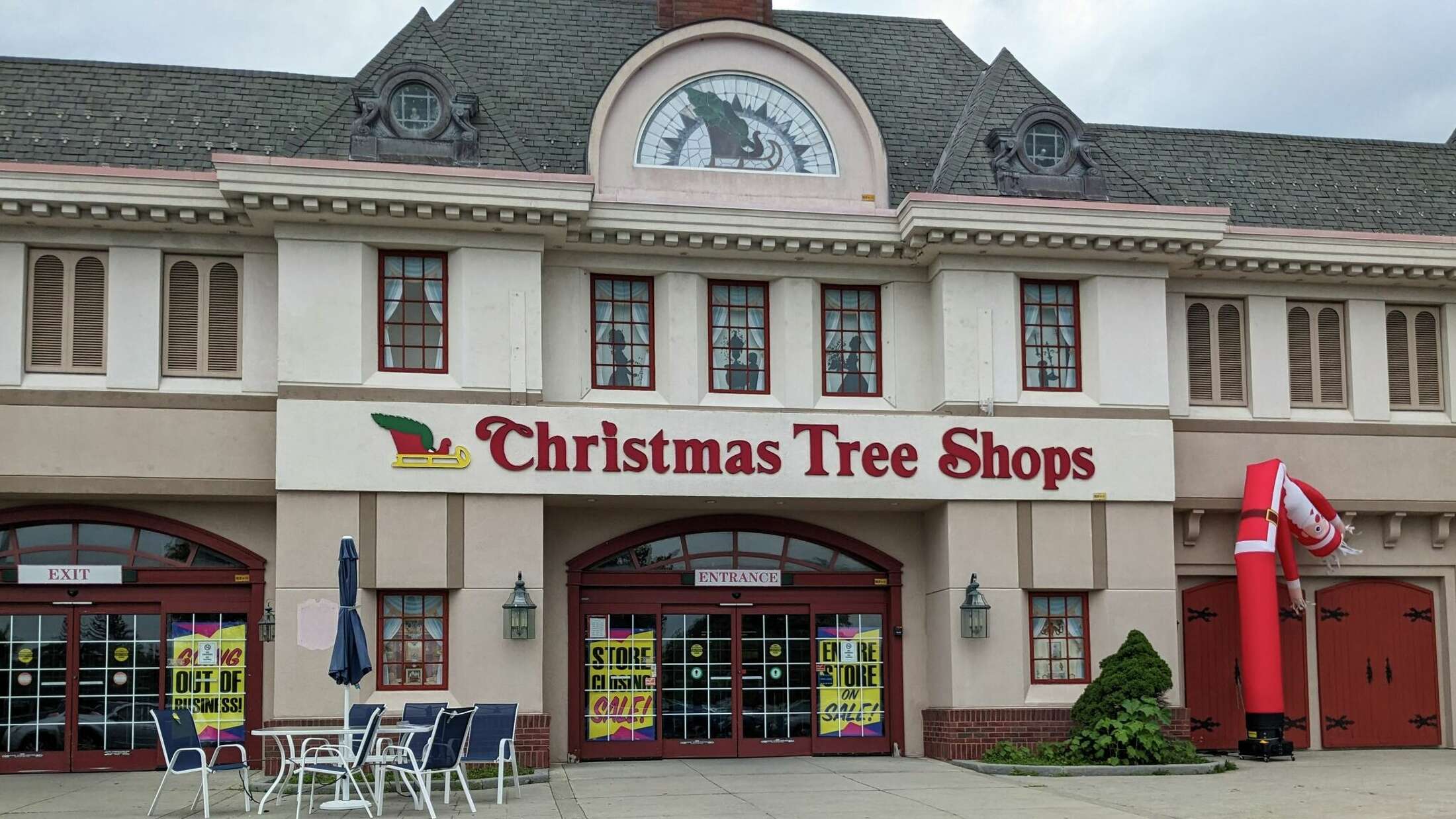 Colonie Center's Christmas Tree Shops holds sale as chain sunsets