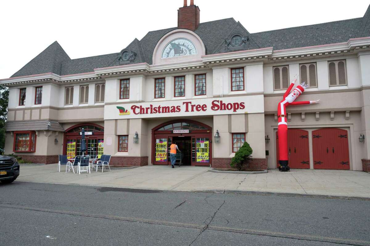 Colonie Center's Christmas Tree Shops holds sale as chain sunsets