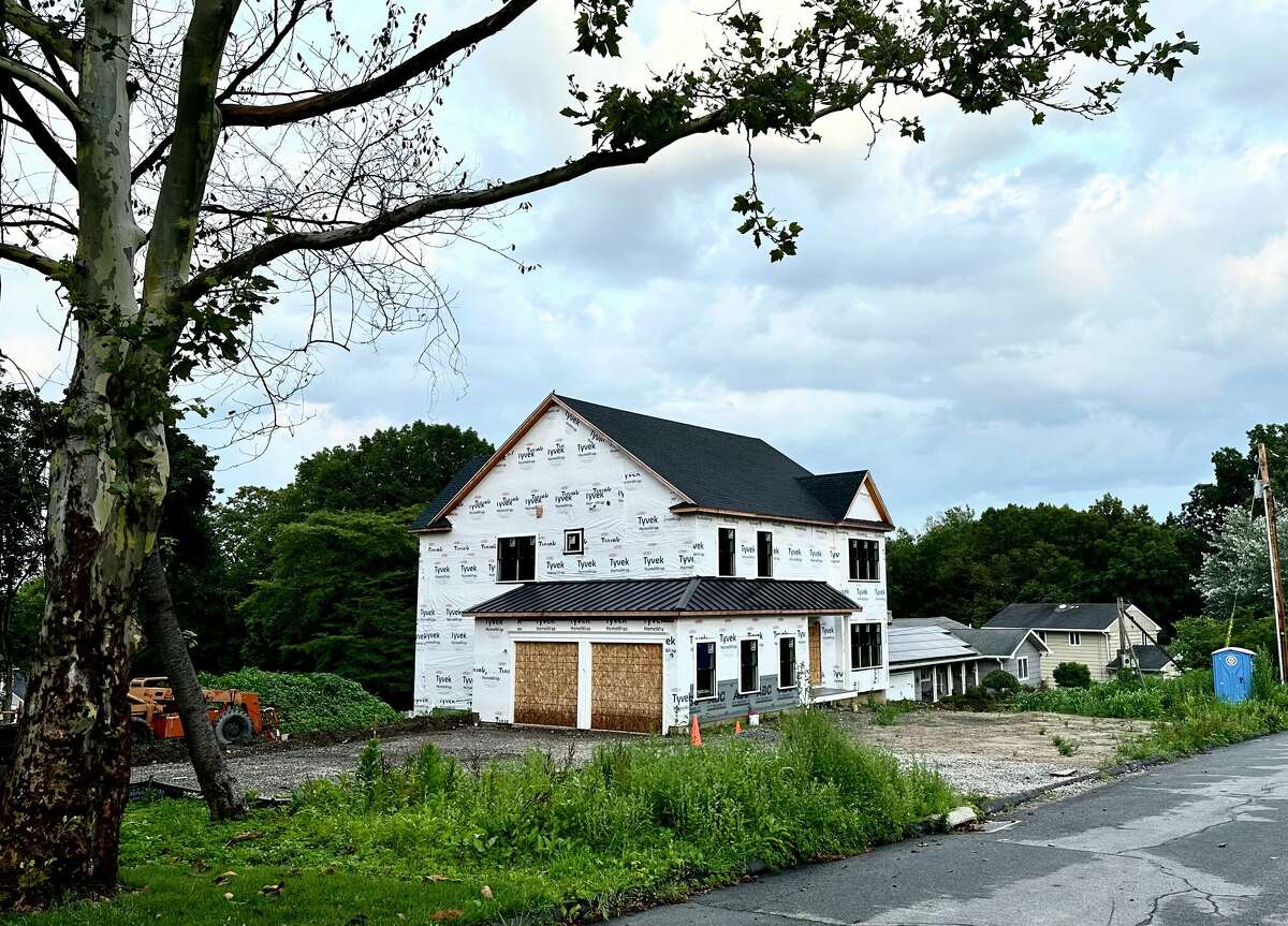 Former NFL star's Greenwich home on the market