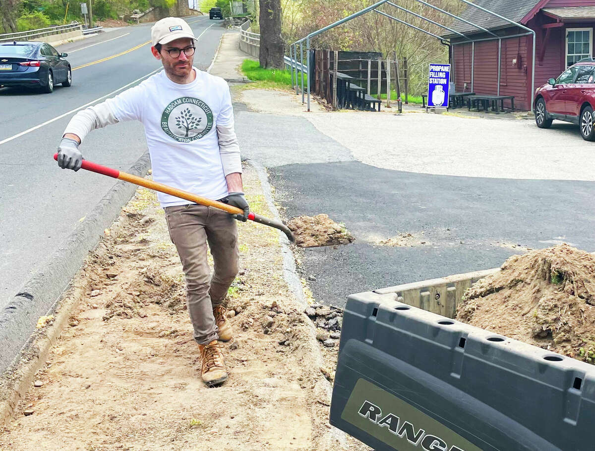 Haddam CT man beautifies overgrown public areas he calls 'eyesores'