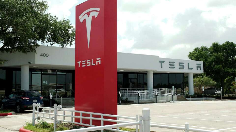 An apparent new Tesla location has appeared at 400 I45 Gulf Freeway between Hwy 96 and FM 518 in League City.