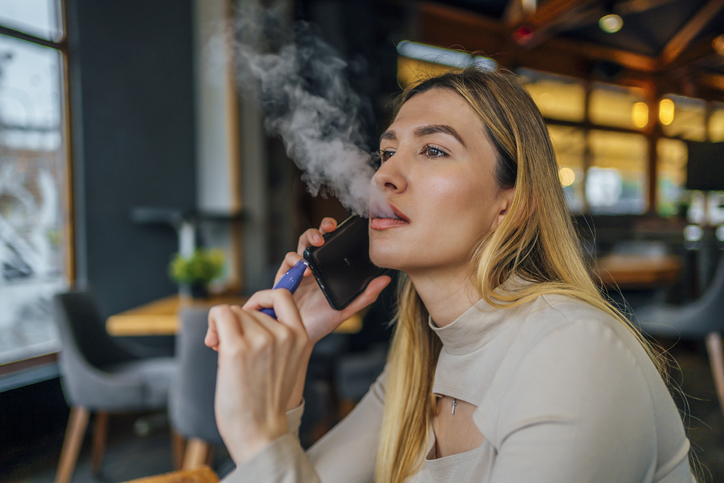 Illinois prohibiting indoor public vape e cigarette use